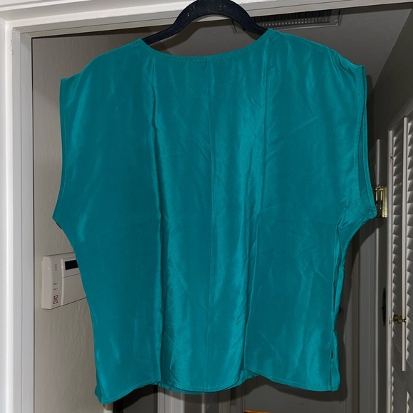 Fiorla Silk Top EUC - Picture 2 of 4